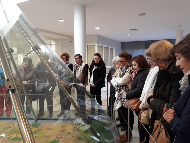 El Aula Abierta de Mayores de Gerena visita las instalaciones de Aljarafesa