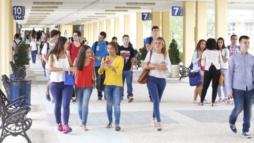 Upo_estudiantes_pasaje.jpg_1515856084