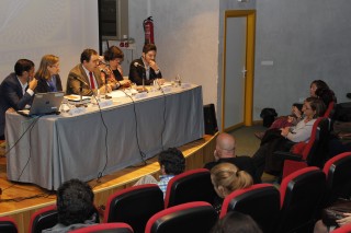 El rector, en el centro de la imagen, ha estado acompañado por Antonio Iáñez Domínguez, Ana I. Lima Fernández, Guadalupe Cordero y Gabriel Jiménez Pérez.
