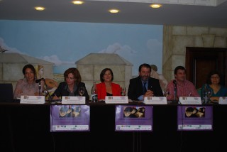 De izquierda a derecha, Lina Gálvez, Elodia Hernández, María José Sánchez, Juan Ávila, Enrique Centella y Magdalena León