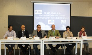 El vicerrector de Postgrado, Formación Permanente y Empleo, Miguel Ángel Gual (en el centro) durante la inauguración del Día del Cloud