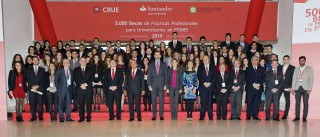 Presentación de las Becas PYMEs, a la que han asistido los Príncipes de Asturias, becarios, empresas y representantes de las universidades españolas.