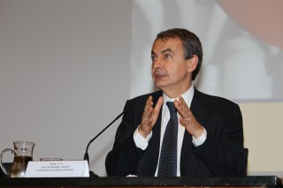 Zapatero ha impartido la conferencia inaugural "Transición y memoria"