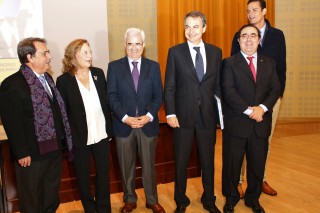 De izq. a dcha., Eugenio Domínguez, Amparo Rubiales, Manuel Jiménez Barrios, José Luis Rodríguez Zapatero, Vicente Guzmán y Paulo Abrão