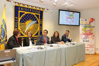 Desde la izquierda: Amparo Navarro; Laura López; Vicente Guzmán; Concepción Yoldi y Francisco Galván