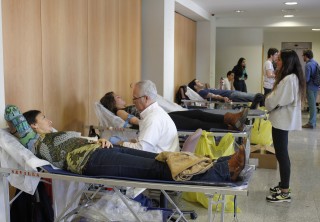 Los profesionales del Centro de Transfusión Sanguínea estarán presentes en la Universidad Pablo de Olavide hasta el jueves 