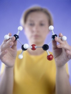 Molécula de acetato de etilo. Imagen: CRISTINA PEDRAZZINI / SCIENCE PHOTO LIBRARY / Universal Images Group