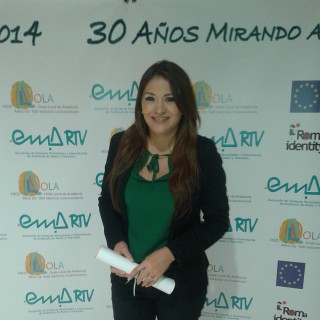 El programa premiado "Venimos del sur" fue presentado el año pasado por la residente de la Flora Iliana López Pinto, que fue la encargada de recogerlo en la gala de entrega de premios