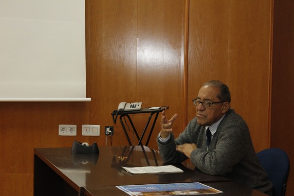 Luis Millones Santagadea, durante su primera conferencia del seminario