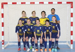 Imagen del equipo de fútbol sala femenino de la UPO entrenado por Pablo Carrión. 