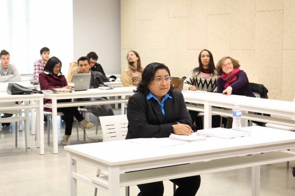 Rosa María Couoh presenta su Trabajo de Fin de Máster escrito en lengua maya