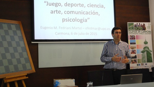 Eugenio M. Fedriani Martel durante el Curso de Verano en Carmona