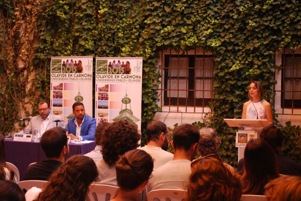 Ángela Moraza, durante el acto de presentación de la cuarta semana de los cursos de verano de la Universidad Pablo de Olavide en Carmona. 