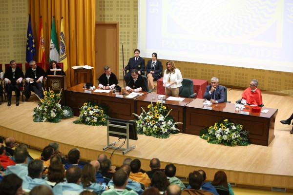 La presidenta ha inaugurado el curso académico en las universidades andaluzas, que en la UPO contará con 12.000 estudiantes