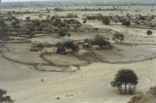 Aldea de granjeros de Malí - Sabana de Sahel-