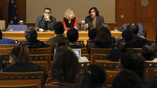 Miguel A. Gual, María Dolores Oliver y Francisco Infante durante la presentación del Seminario