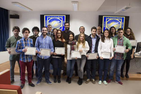 Certificados de participación para los estudiantes de nuevo ingreso en Emprendevirus
