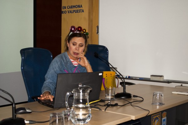 Ágatha Ruiz de la Prada en la sede de la UPO en Carmona