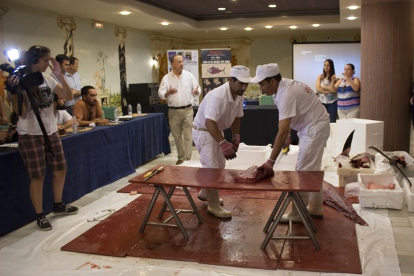 El responsable de Herpac ha impartido un taller titulado “El arte del ronqueo, el espectacular despiece de atún” 