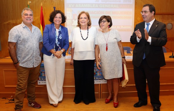 De izquierda a derecha: Benito Zambrano, Pilar Aranda, Amparo Rubiales, Capitolina Díaz y Vicente Guzmán