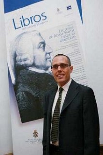 El catedrático de la Universidad Complutense de Madrid, Luis Perdices de Blas.