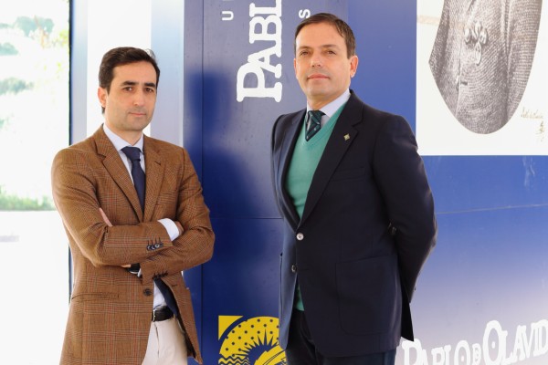 En la imagen, de izquierda a derecha, los profesores Enrique Jiménez y José Manuel Feria.
