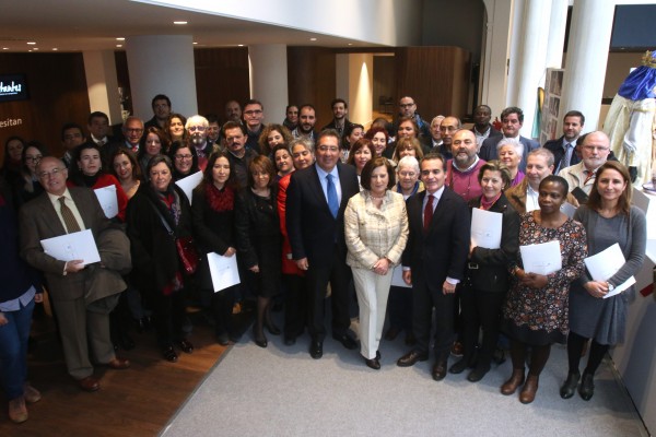 En la imagen, representantes de 34 entidades que han sido seleccionadas en la Convocatoria-Andalucía 2016 de la Obra Social "La Caixa".