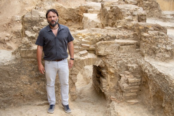 Juan Manuel Román, arqueólogo del Museo de la Ciudad y miembro del Servicio de Arqueología del Ayuntamiento de Carmona