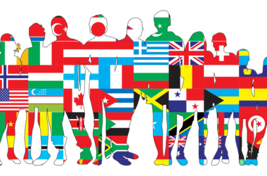 siluetas de personas con banderas de países de todo el mundo