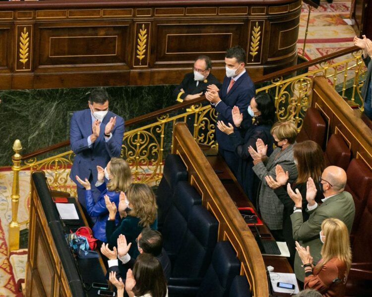 Pedro Sánchez en el Congreso de los Diputados tras la aprobación de los Presupuestos 2022