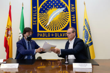 Francisco Oliva y Antonio López firman el convenio