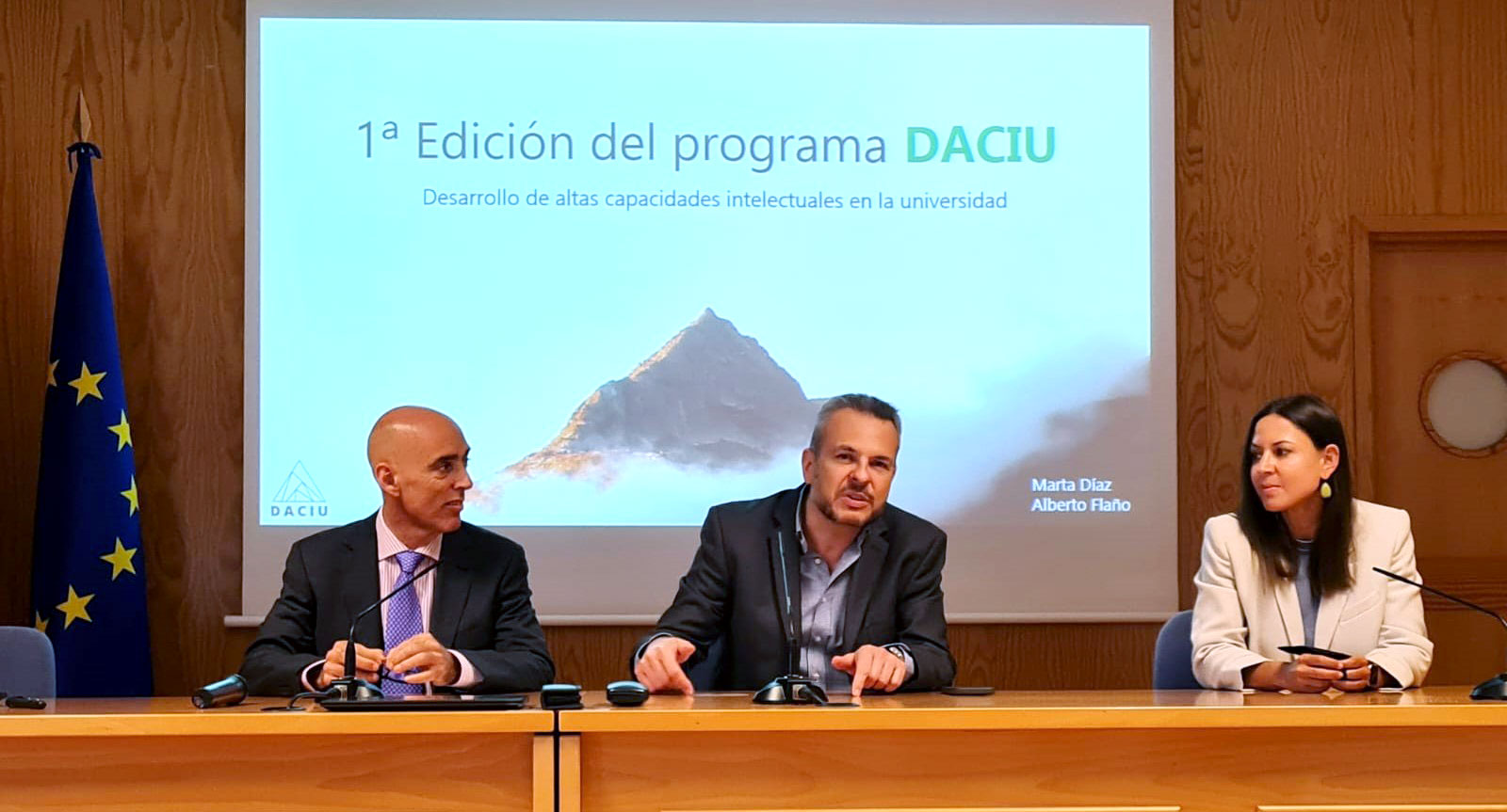 Alberto Flaño, David Cobos y Marián Morón en la presentación del programa DACIU en la UPO
