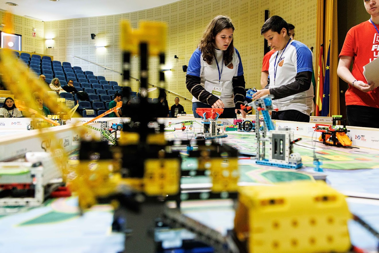 Robotic Kittens' gana la FIRST LEGO League Sevilla en la UPO y participa en  la final nacional – DUPO – Diario de la Universidad Pablo de Olavide