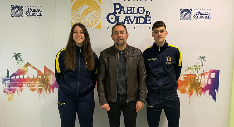María Jiménez Lama, Antonio Fernández Martínez, Vicerrector de Campus Saludable y Deporte, y Nicolás Máximo Jiménez Lama.