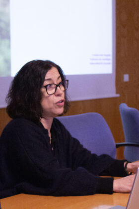 La experta Carmen Ruiz Repullo en un momento de su conferencia.