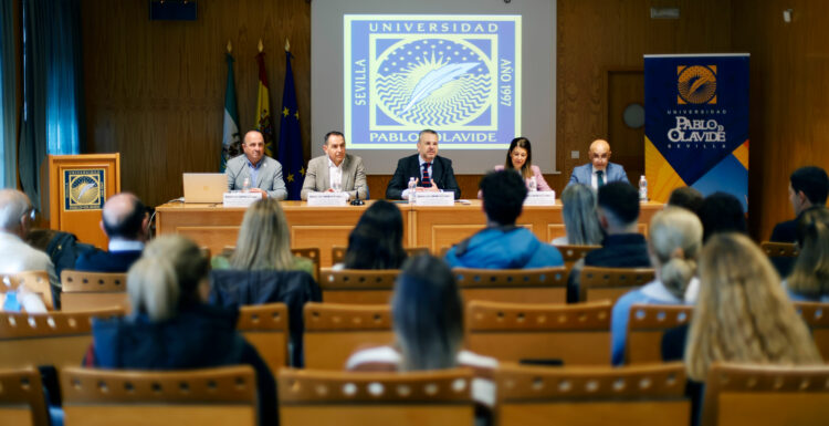 José Jiménez, Antonio Fernández, David Cobos, Silvia Pozo y Francisco Vázquez en la presentación de las Jornadas