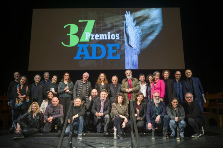 Foto de familia de los 37 Premios ADE 