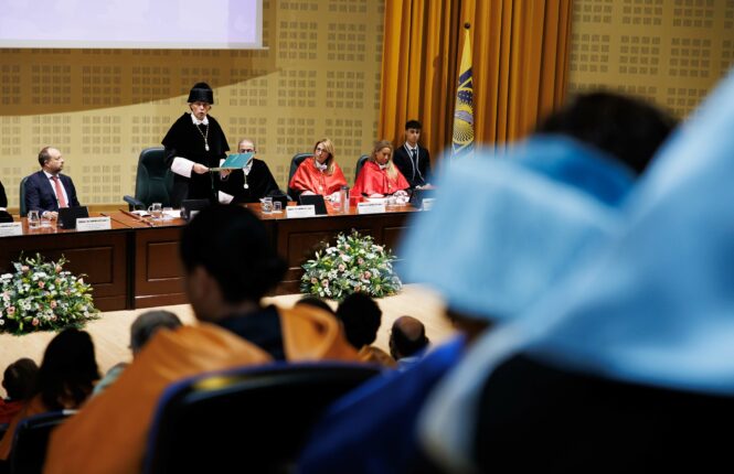 Francisco Oliva durante su discurso de inauguración del curso 2024/25