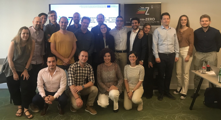 El equipo de Platform-Zero en una reunión en Bruselas con responsables de la Comisión Europea