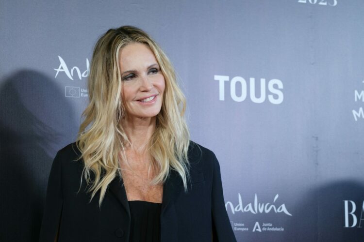 Elle Macpherson, durante la gala de los premios Harper’s Bazaar Women Of The Year 2023, celebrada en Madrid. Óscar González Fuentes/Shutterstock