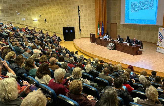 Seminario en el Paraninfo del Aula Abierta de Mayores