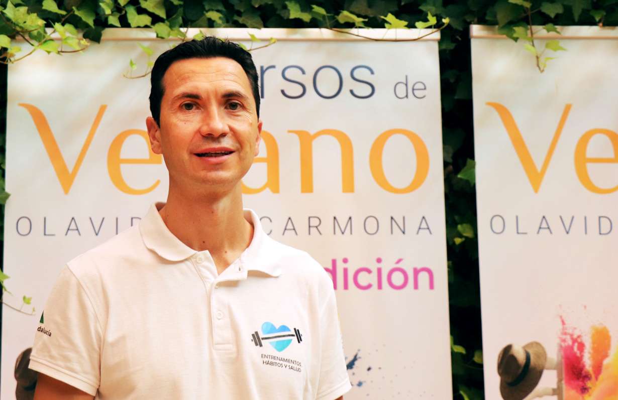 Diego Munguía en los Cursos de Verano de la Universidad Pablo de Olavide en Carmona