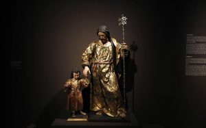 Fotografía de J. M. Serrano, ABC de Sevilla. San José y el Niño, cuya ubicación permanente es la Real Parroquia de Santa María Magdalena de Sevilla.