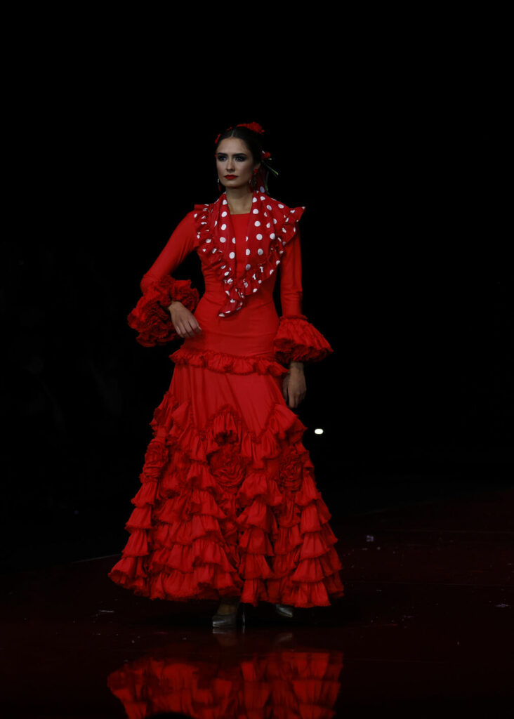 Pila Vera: Medalla de Andalucía conmemorando sus 40 años como emprendedora  de moda flamenca – El Patio Colorao